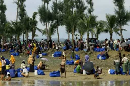Des centaines de milliers de Rohingyas ont dû se réfugier au Bangladesh, provoquant une grave crise humanitaire.