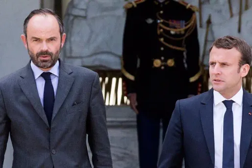 Le tandem exécutif peine encore dans les sondages.