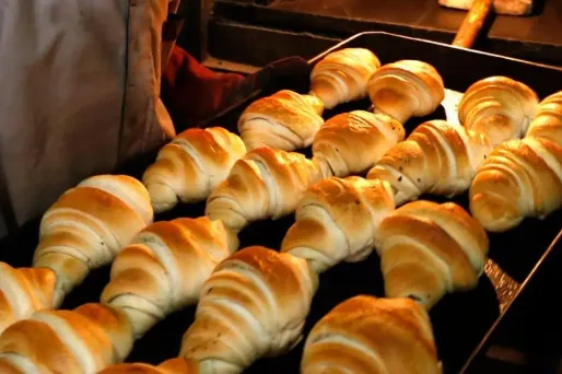 Le prix des croissants mais aussi des autres viennoiseries et des biscuits est impacté par la hausse du prix du beurre. Image d'illustration.