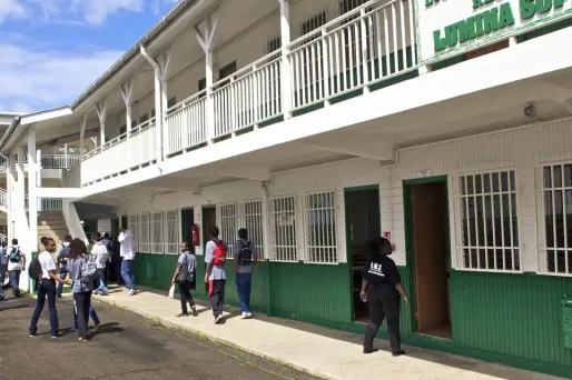 Martinique, lycée crédit : PATRICE COPPEE / AFP - 1280