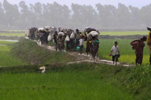 Quelque 60.000 personnes ont fui la Birmanie et gagné le Bangladesh ces huit derniers jours.
