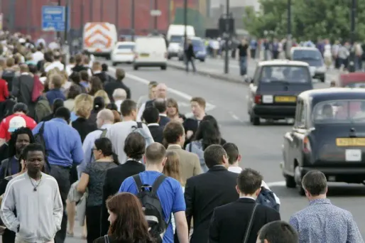 Les conducteurs de véhicules diesel les plus polluants devront désormais débourser 21,5 livres (24,10 euros) chaque jour pour rouler dans la capitale.