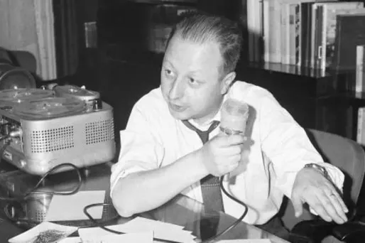 Le journaliste a également été la voix de Radio-Tour, le canal d'information pour les responsables d'équipes et les suiveurs, dans le Tour de France.