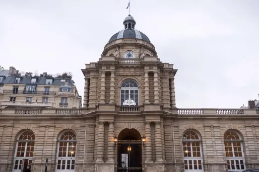 Seuls les sénateurs LREM et Communistes, républicains, citoyens et écologistes (CRCE) se sont abstenus