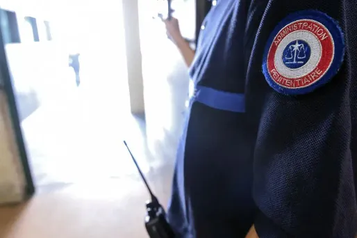 Les trois surveillants interpellés nient les faits