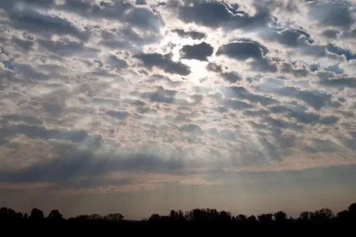 Le ciel sera globalement nuageux jeudi.