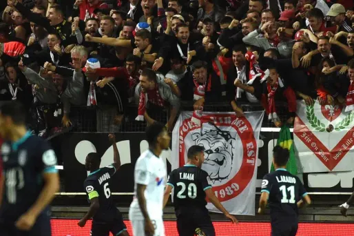 L'accident à Amiens a relégué le jeu du PSG au second plan samedi soir.