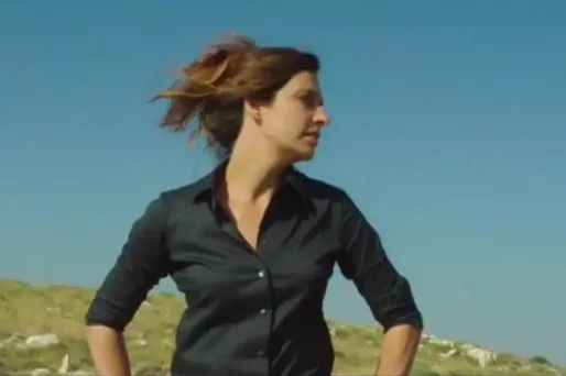 La vengeance aux yeux clairs, saison 2 épisode 2 crédit : Capture d'écran TF1 Replay - 1280