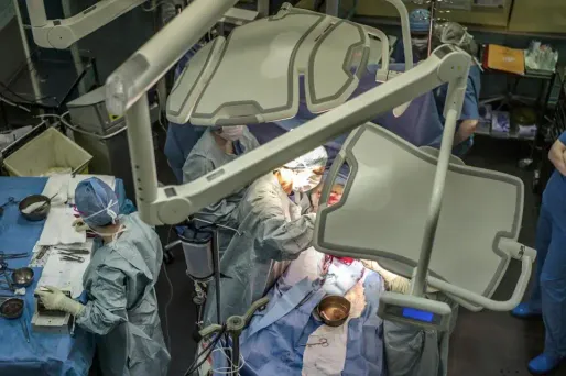 opération greffe de peau grands brûlés