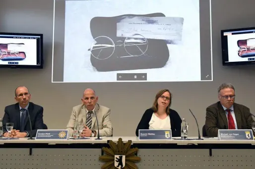 Les autorités ont fait un point sur les dizaines d'effets personnels de John Lennon retrouvés récemment à Berlin.