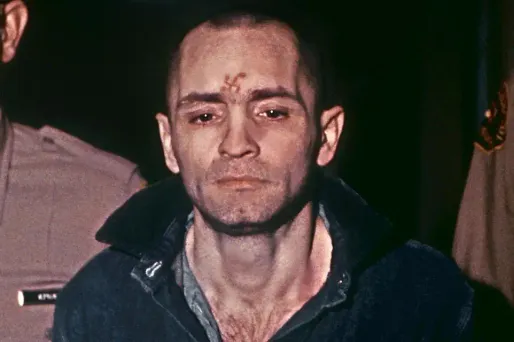 Condamné à mort, la peine de Charles Manson a été commuée à la perpétuité.