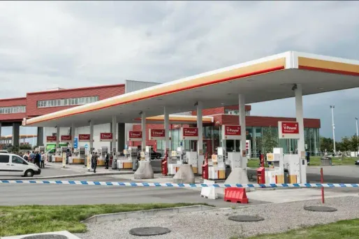 C'est sur une aire d'autoroute que des gendarmes en vacances ont dû intervenir pour maîtriser un braqueur.