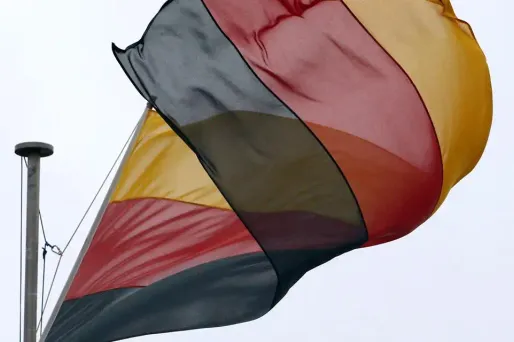 Un majordome et un ancien maître d'hôtel ont dénoncé un système de rémunérations non déclarées.