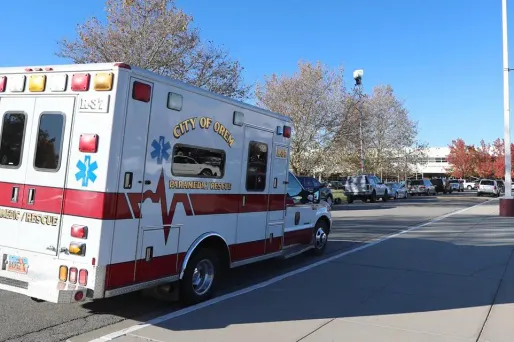 La fillette a été repérée par les services d'immigration alors qu'elle était transportée en ambulance. (Illustration)