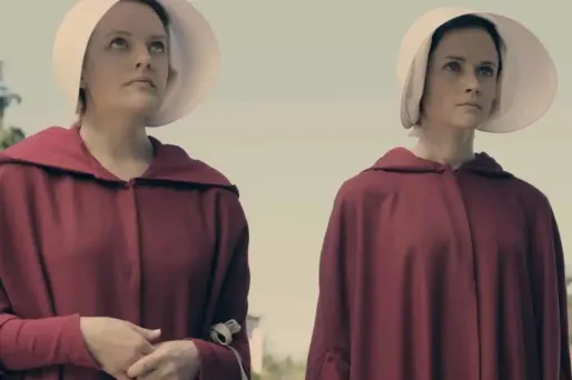 La servante écarlate est l'une des séries les plus réussies de l'année.