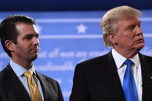 Donald Trump Jr, ici en compagnie de son père. La famille se distingue régulièrement sur Twitter.