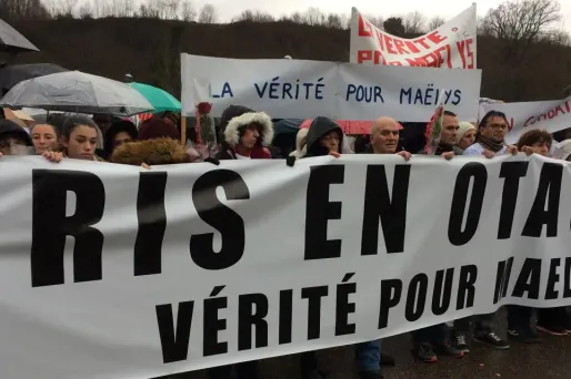 Plusieurs centaines de personnes ont participé à la marche blanche organisée mercredi.