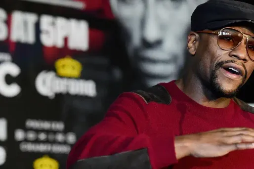 "Je suis prêt à jouer contre toi en un contre un pour 1 million de dollars", a lancé le boxeur à Kobe Bryant sur Instagram.