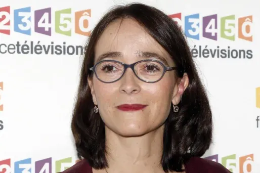 Les signataires de la motion invitent la présidente "à engager le dialogue avec ceux qui fabriquent la télévision".