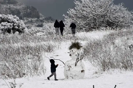 La météo de lundi : neige à l'Est, éclaircies à l'Ouest