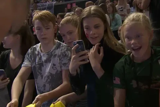 Natation : Adam Peaty donne sa médaille d'or à une jeune fan