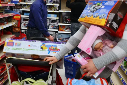 A Noël, il faut faire attention aux piles bouton présents dans les jouets que l'on achète aux enfants.