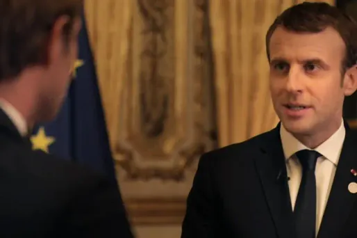 "Bachar est l'ennemi du peuple syrien. Mon ennemi, c'est Daech", a souligné Emmanuel Macron.