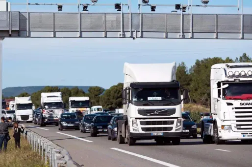 La société Écomouv' aurait dû collecter l'écotaxe, grâce à des portiques (comme ci-dessus) avant que celle-ci ne soit abandonnée en 2014