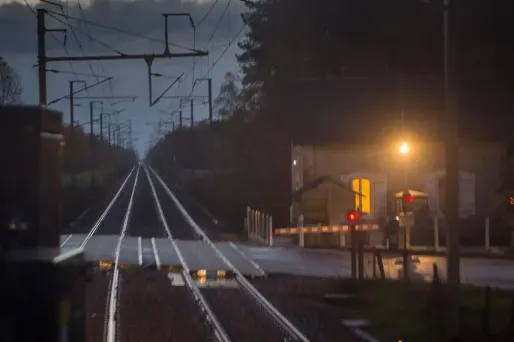 L'accident s'est produit sur un passage à niveau. (Photo d'illustration)