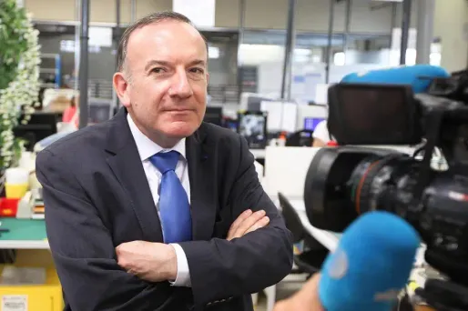 Medef : Pierre Gattaz veut baisser le Smic... et augmente son salaire