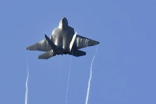 L'exercice Vigilant Ace, qui rassemble environ 230 avions, dont des chasseurs furtifs F-22 Raptor, commence lundi et dure cinq jours.