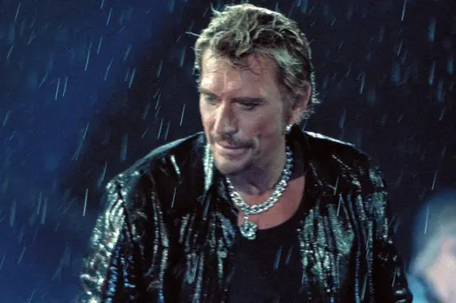 Johnny a été le premier chanteur à occuper le Stade de France, tout juste construit pour la Coupe du Monde.