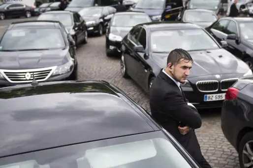 Les chauffeurs de taxis collectifs et d'Uber appelés à manifester mardi