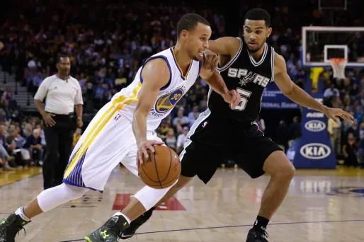 Stephen Curry face aux Spurs en 2014 (1280x640) Ezra SHAW/Getty North America Images/AFP