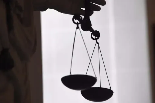 Quick braqué pour financer un départ en Syrie : jusqu'à huit ans de prison requis