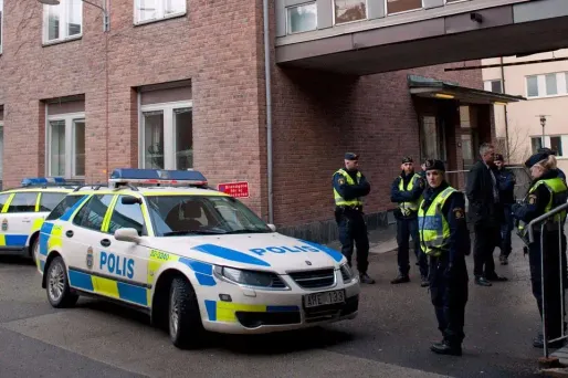 La police suédoise.