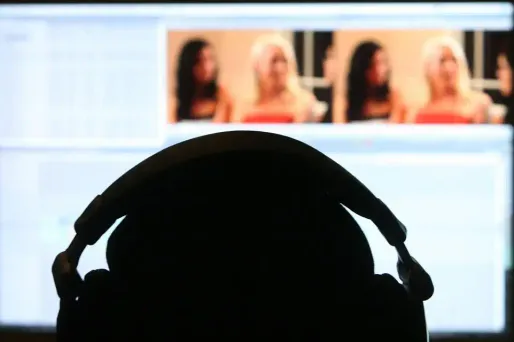 "Pour qu'un ado ne regarde pas trop de porno, il faut qu'il puisse en voir à sa guise"