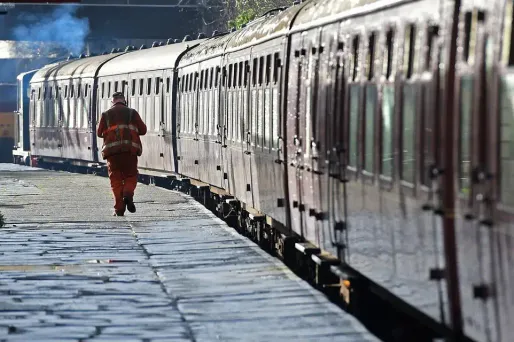 Trop de soleil en Angleterre, les trains ralentis
