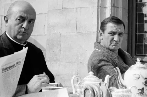 Ce soir à la télé : Les barbouzes ou Rasta Rockett ?