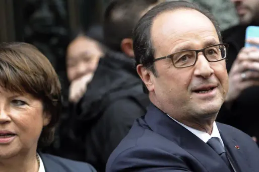 Hollande évite de commenter la tribune d'Aubry