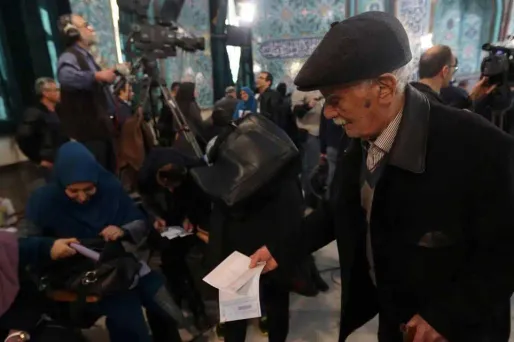 Les Iraniens aux urnes, pour ou contre la poursuite de l'ouverture