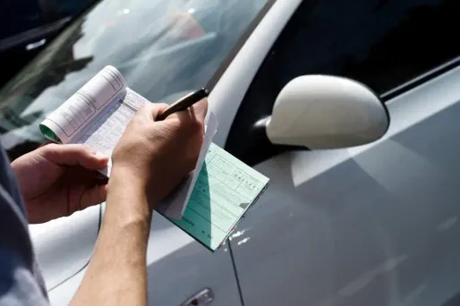 Paris : des milliers de PV dressés illégalement le samedi pendant des années