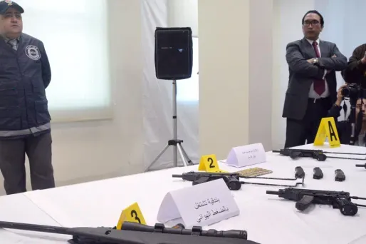 L'arsenal récupéré par les enquêteurs présenté à une conférence de presse, le 19 février à Rabat