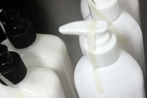 Des substances "préoccupantes" dans 185 produits cosmétiques