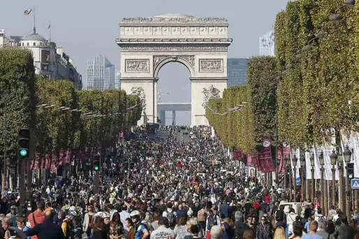 11.02.Foule population france arc de triomphe.THOMAS SAMSON  AFP.1280.640