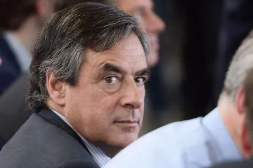 Fillon : baisser les impôts n'est pas "une priorité absolue"
