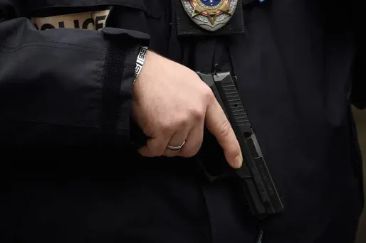 police pistolet 1280