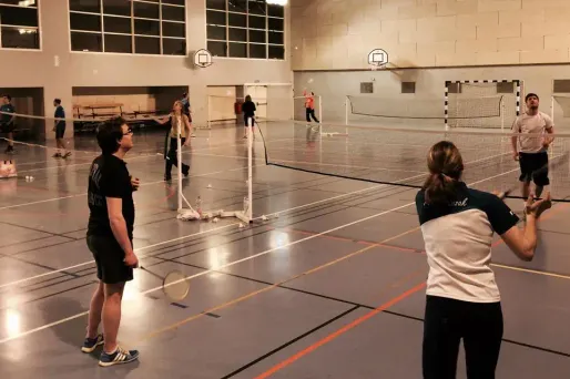 En 2016, la Fédération française de badminton compte 182.000 licenciés, un chiffre en progression constante depuis 36 ans.
