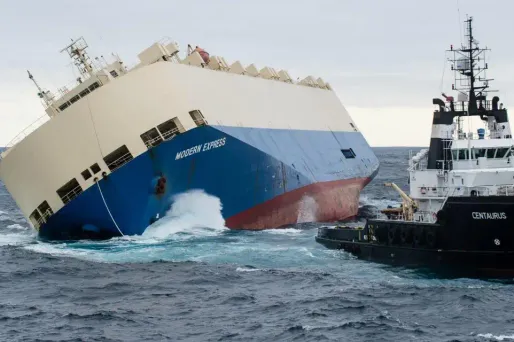 Le navire ne peut plus s'échouer sur les côtes des Landes