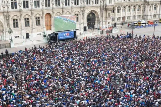 15.000 personnes ont assisté à France-Nigeria devant l'hôtel de ville de Paris.